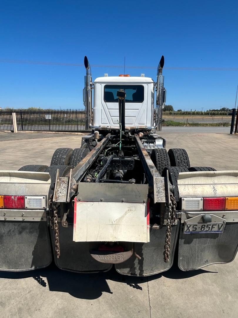 2017 Mack Granite image 7