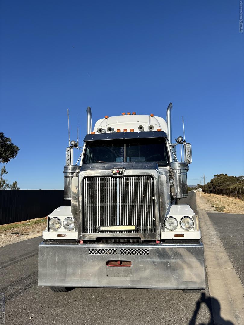 2012 Western Star 4864FXB image 2