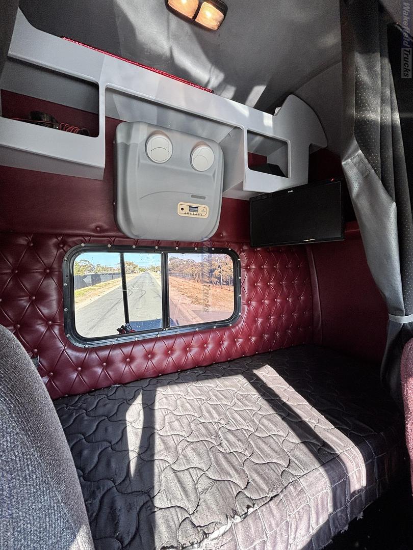 2012 Western Star 4864FXB image 8