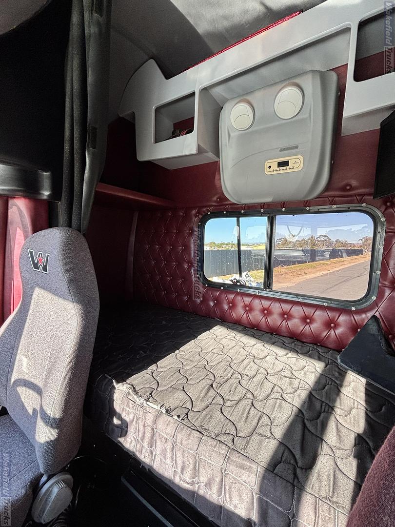 2012 Western Star 4864FXB image 9