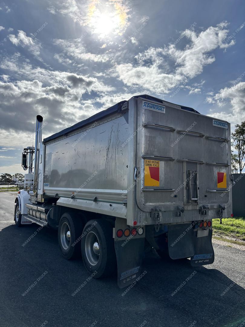 2018 Kenworth T909 image 5