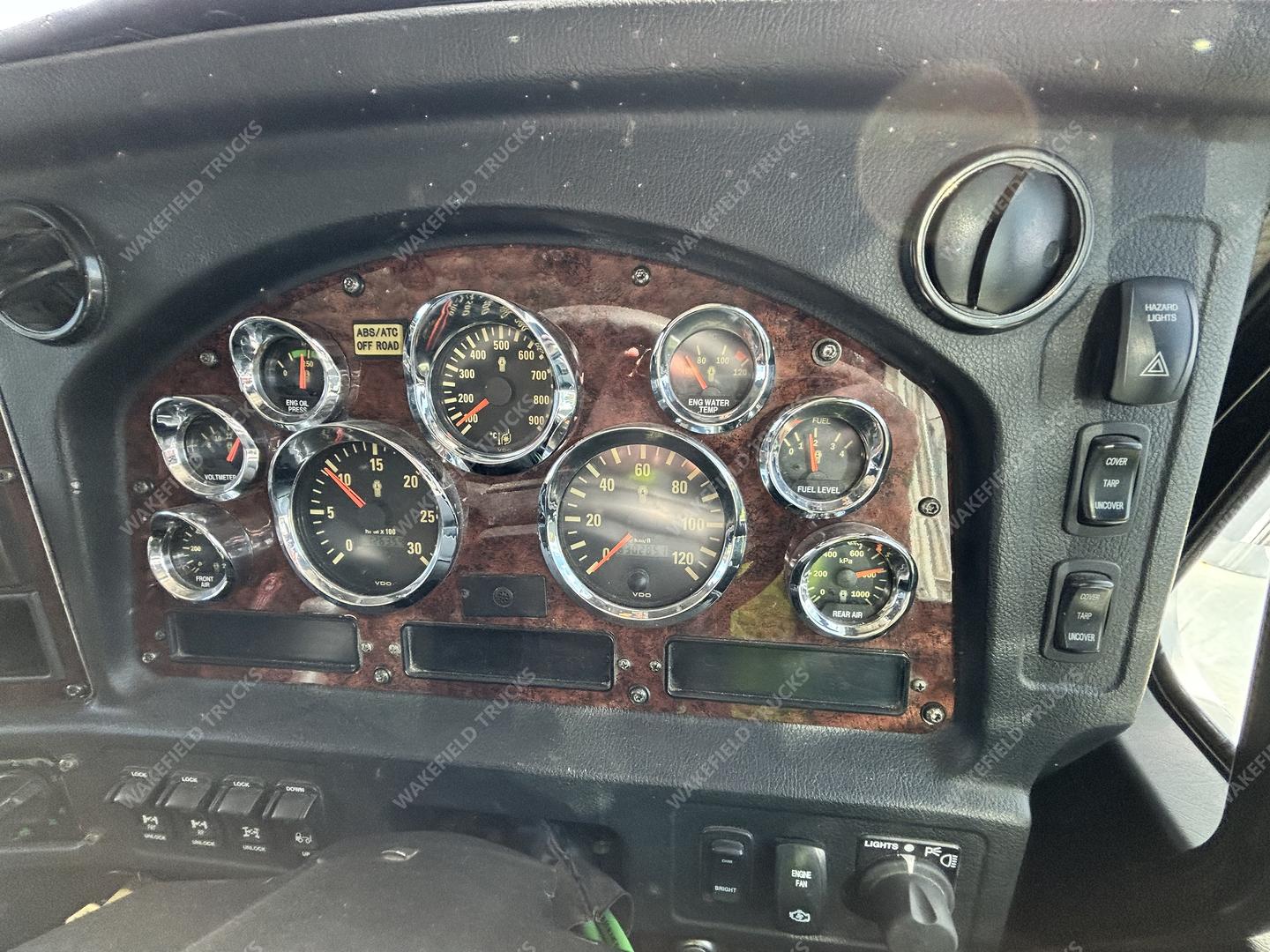 2018 Kenworth T909 image 17