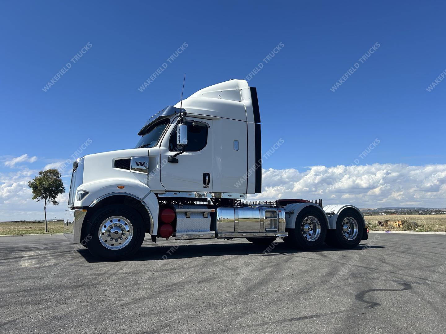 2023 Western Star 48X Prime Mover image 5