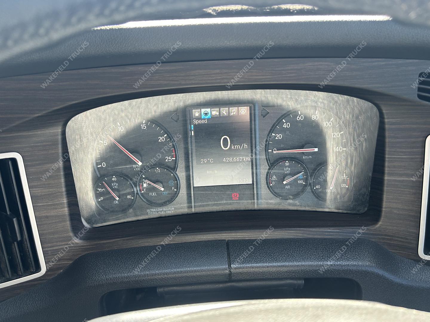 2023 Western Star 48X Prime Mover image 11