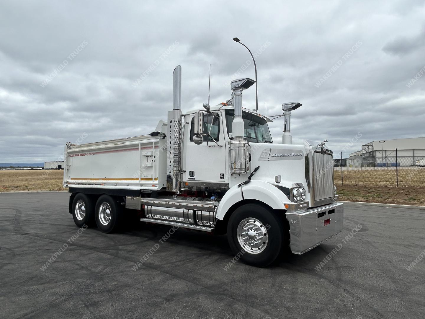 2021 Western Star 4800 Series 4800 FXC Tipper image 2