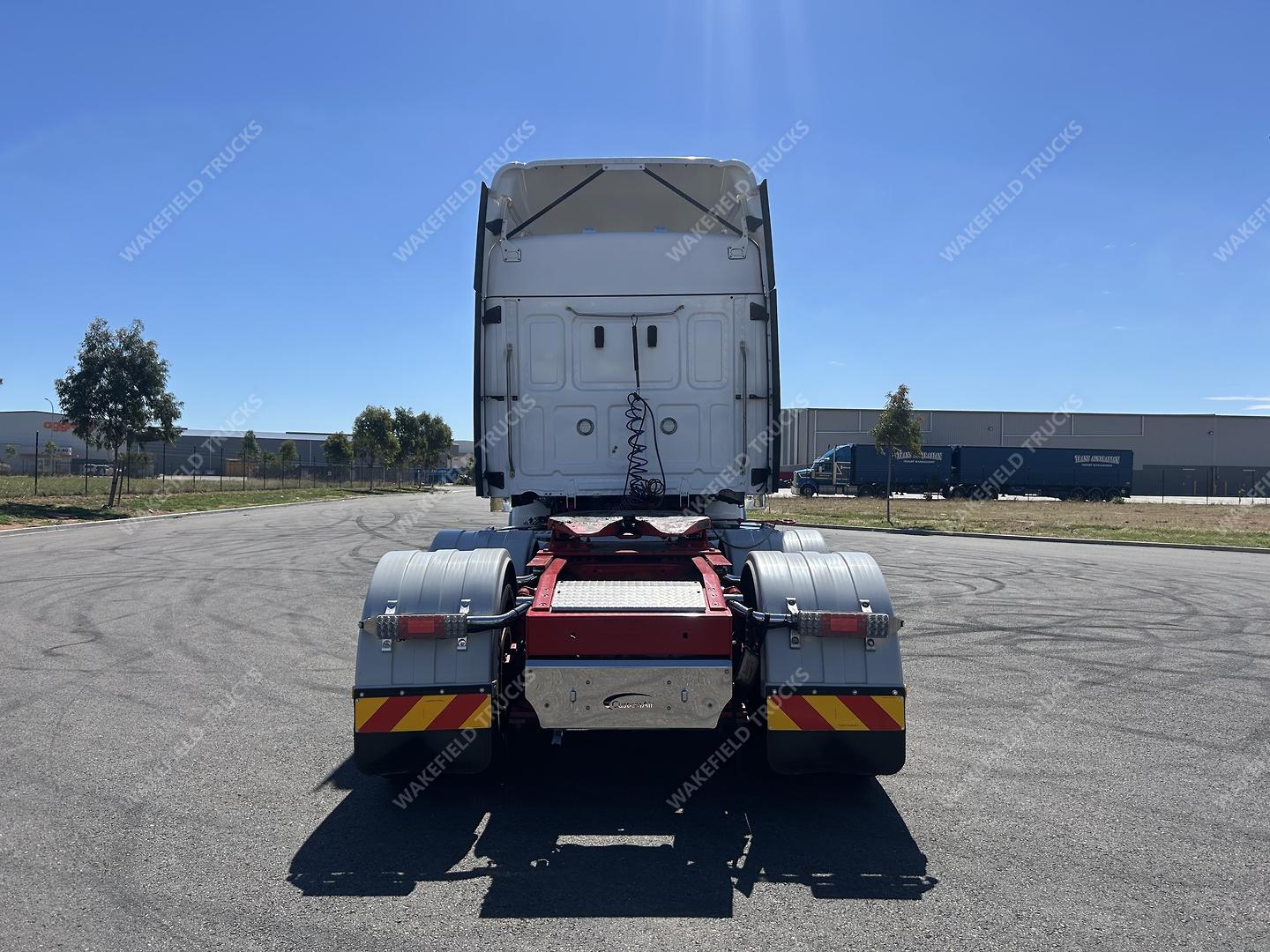 2023 Western Star 48X Prime Mover image 8