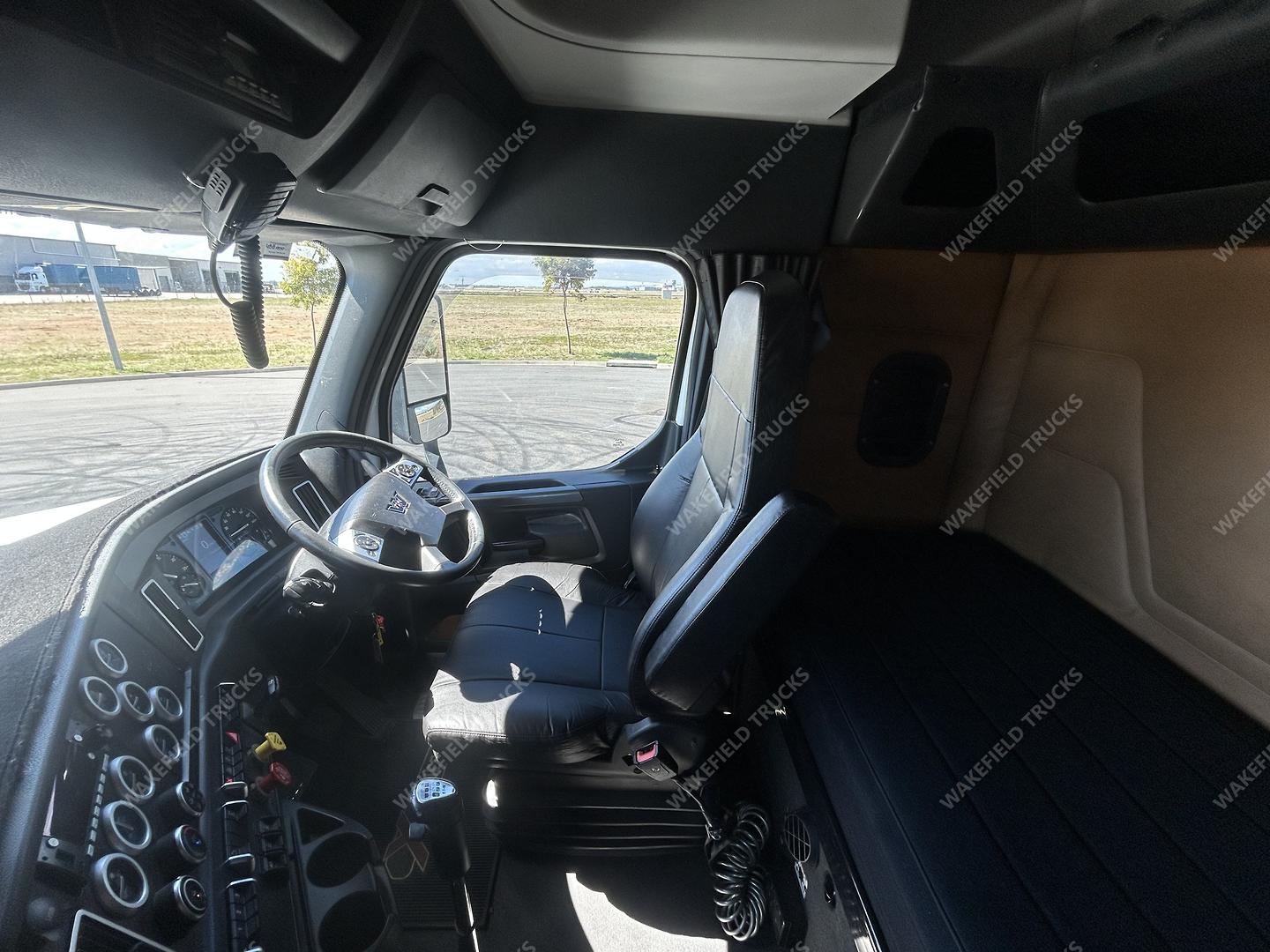 2023 Western Star 48X Prime Mover image 13