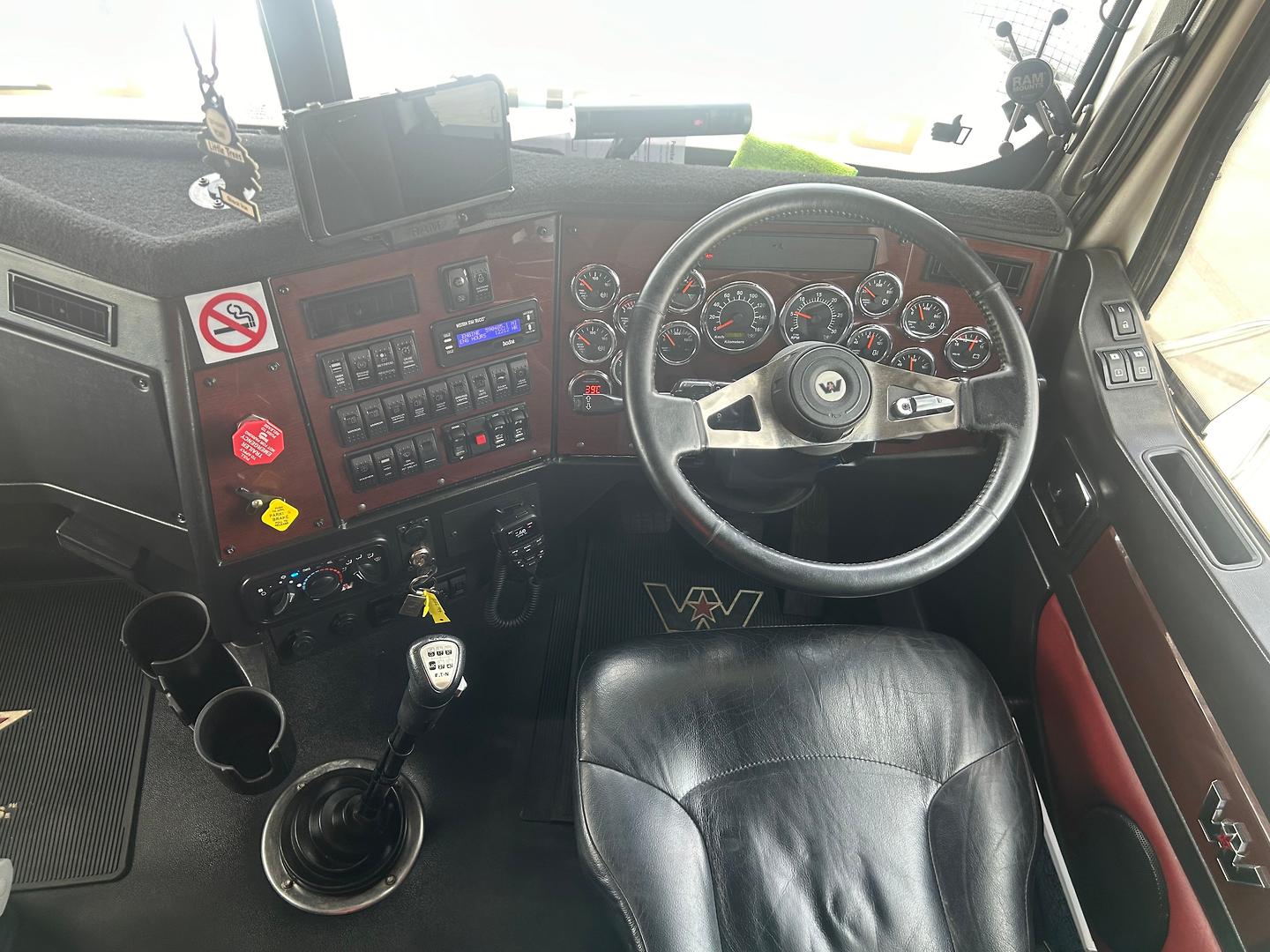 2021 Western Star 4900 Series 4900FXC image 24