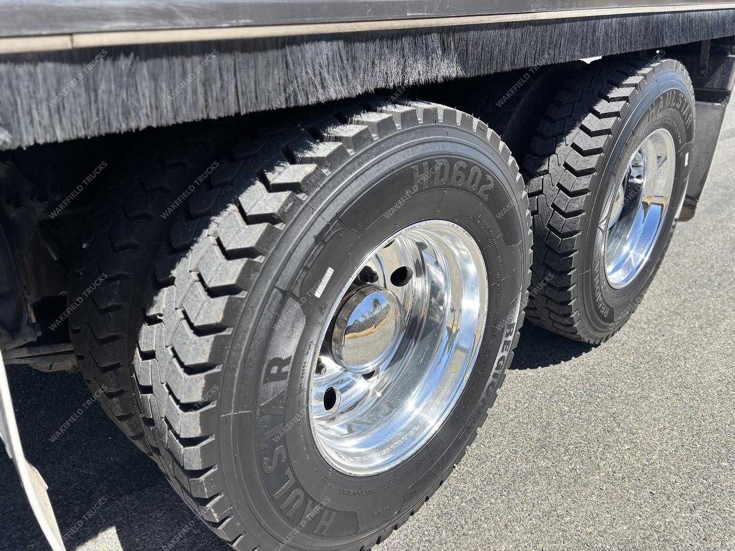 2022 Freightliner Cascadia image 10