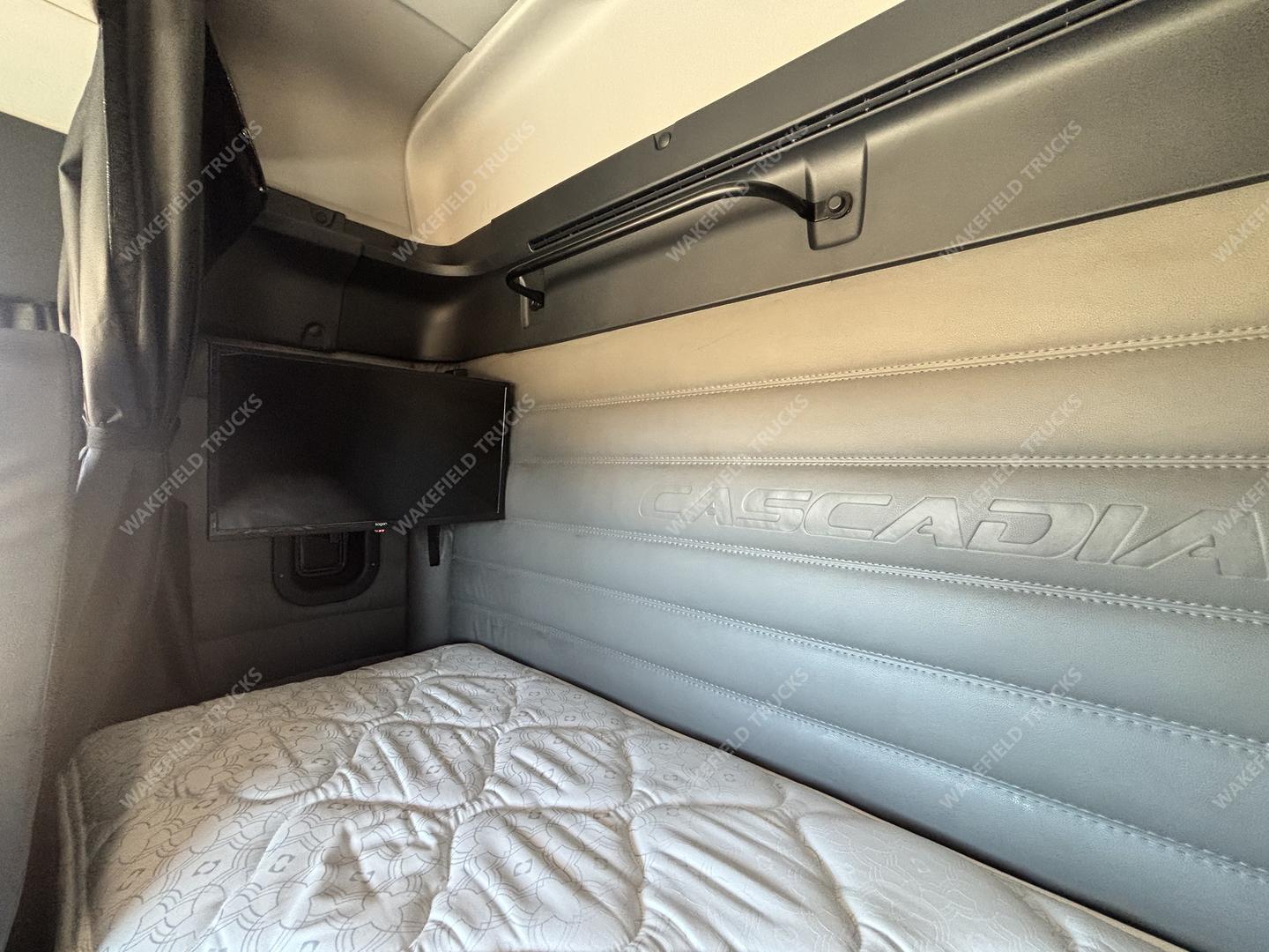 2022 Freightliner Cascadia image 14