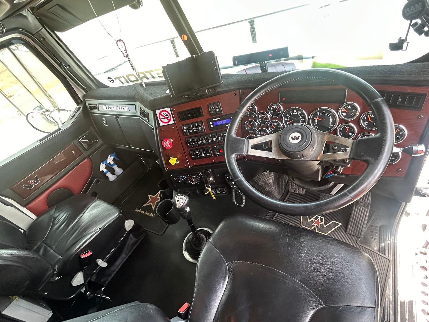 2021 Western Star 4900 Series 4900FXC image 21