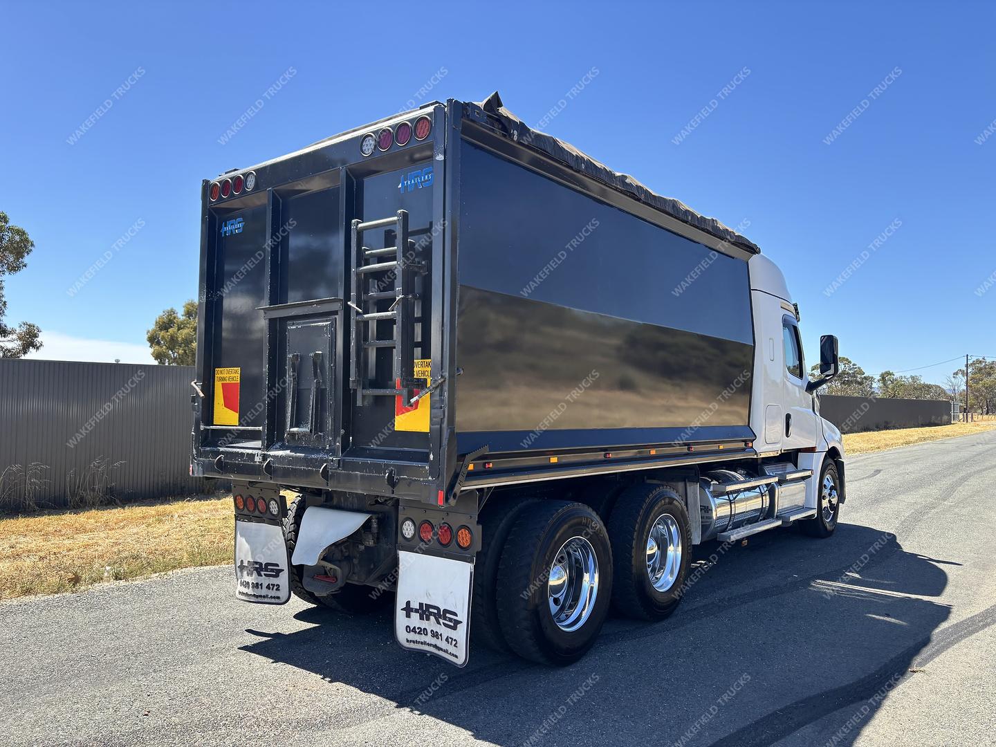 2022 Freightliner Cascadia image 8
