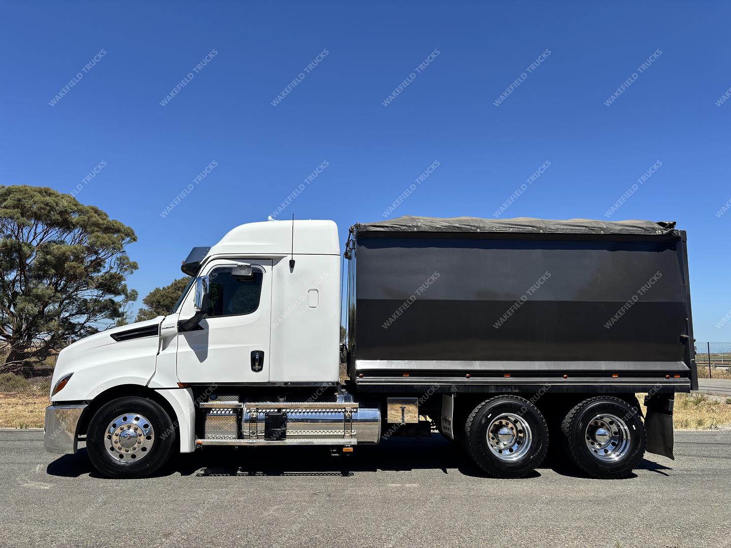 2022 Freightliner Cascadia image 4
