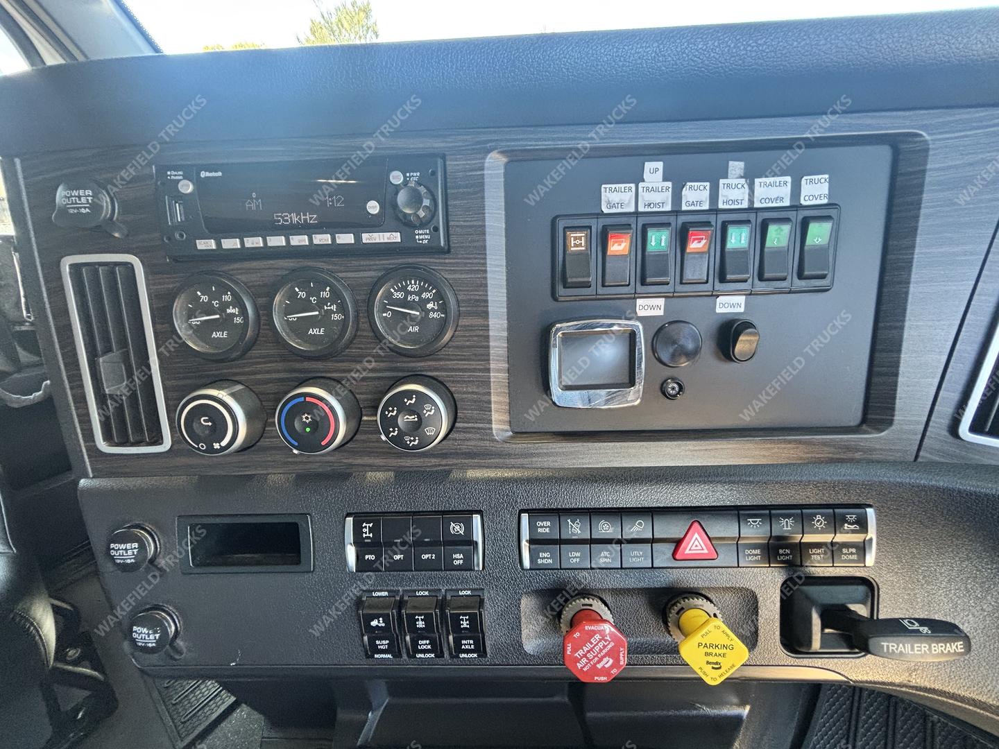 2022 Freightliner Cascadia image 16