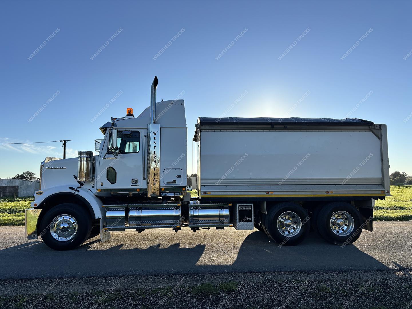2018 Western Star 4800 Series image 4