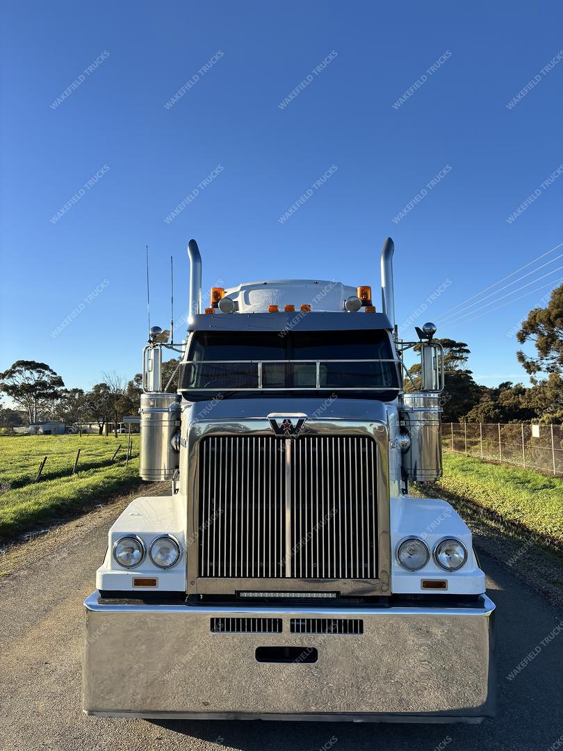 2018 Western Star 4800 Series image 2