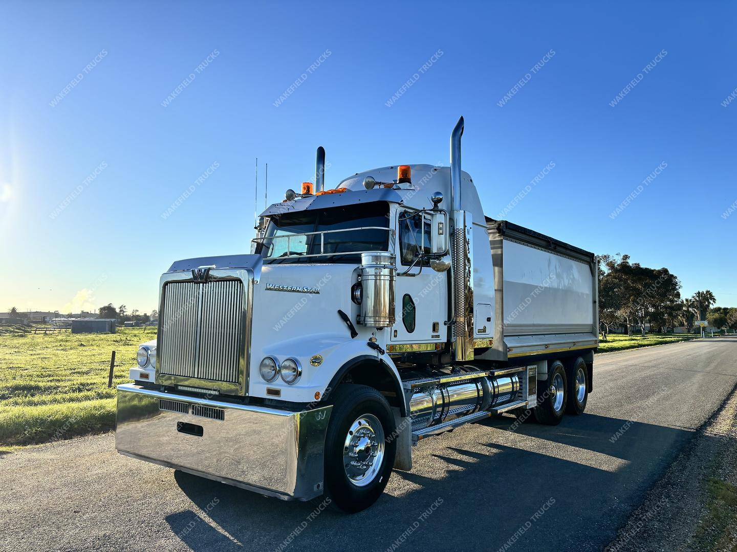 2018 Western Star 4800 Series image 3