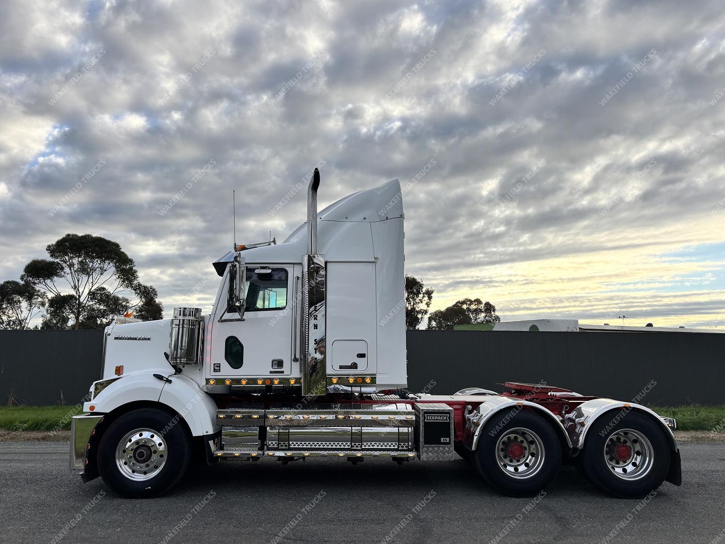 2021 Western Star 4800 Series 4800 FXB Prime Mover image 3