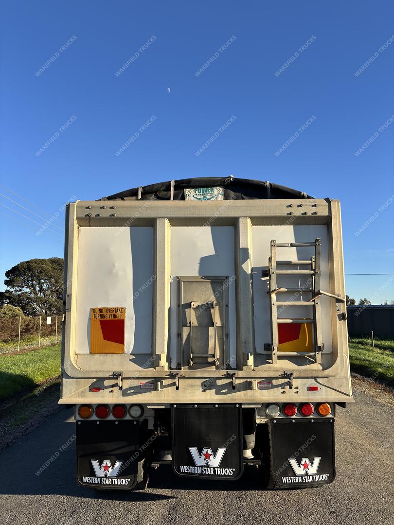 2018 Western Star 4800 Series image 6