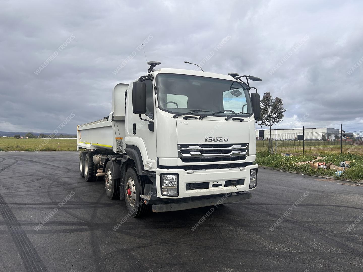 2022 Isuzu F Series FYJ300-350 Tipper image 2