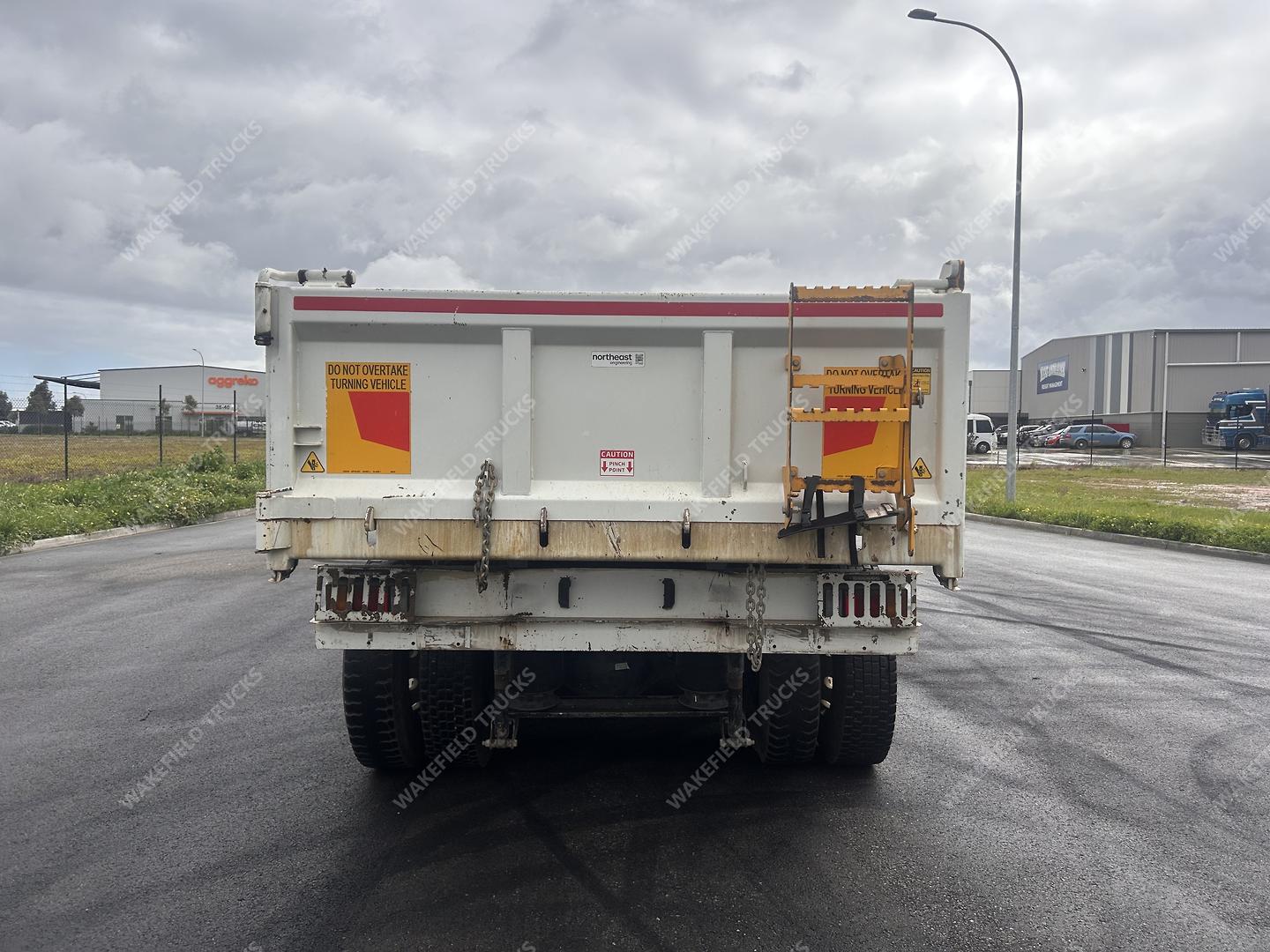 2022 Isuzu F Series FYJ300-350 Tipper image 6