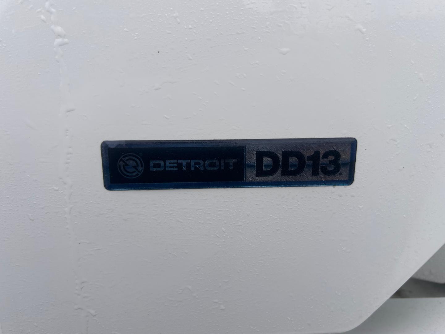 2023 Western Star 47X Perfect water truck image 13