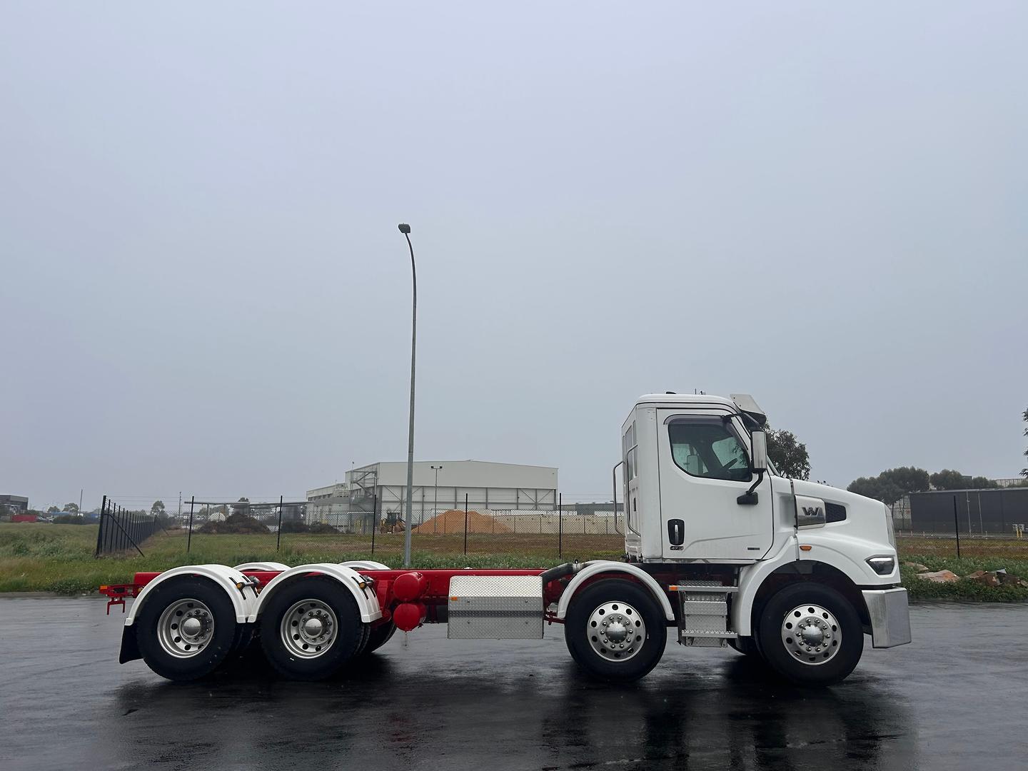 2023 Western Star 47X Perfect water truck image 8