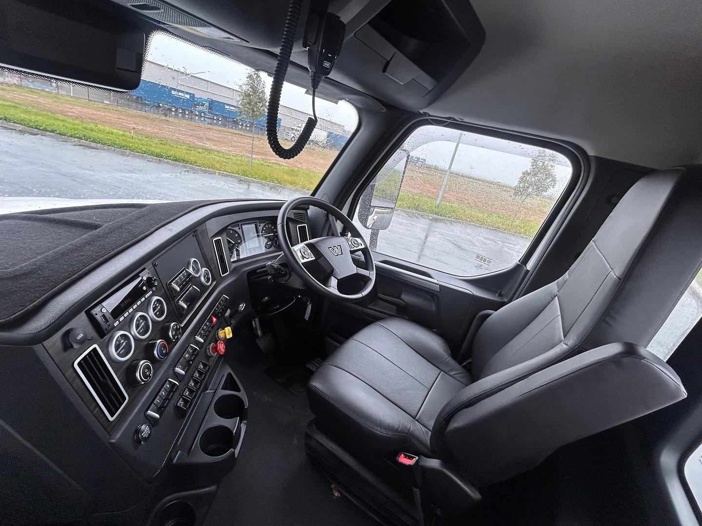 2023 Western Star 47X Perfect water truck image 11