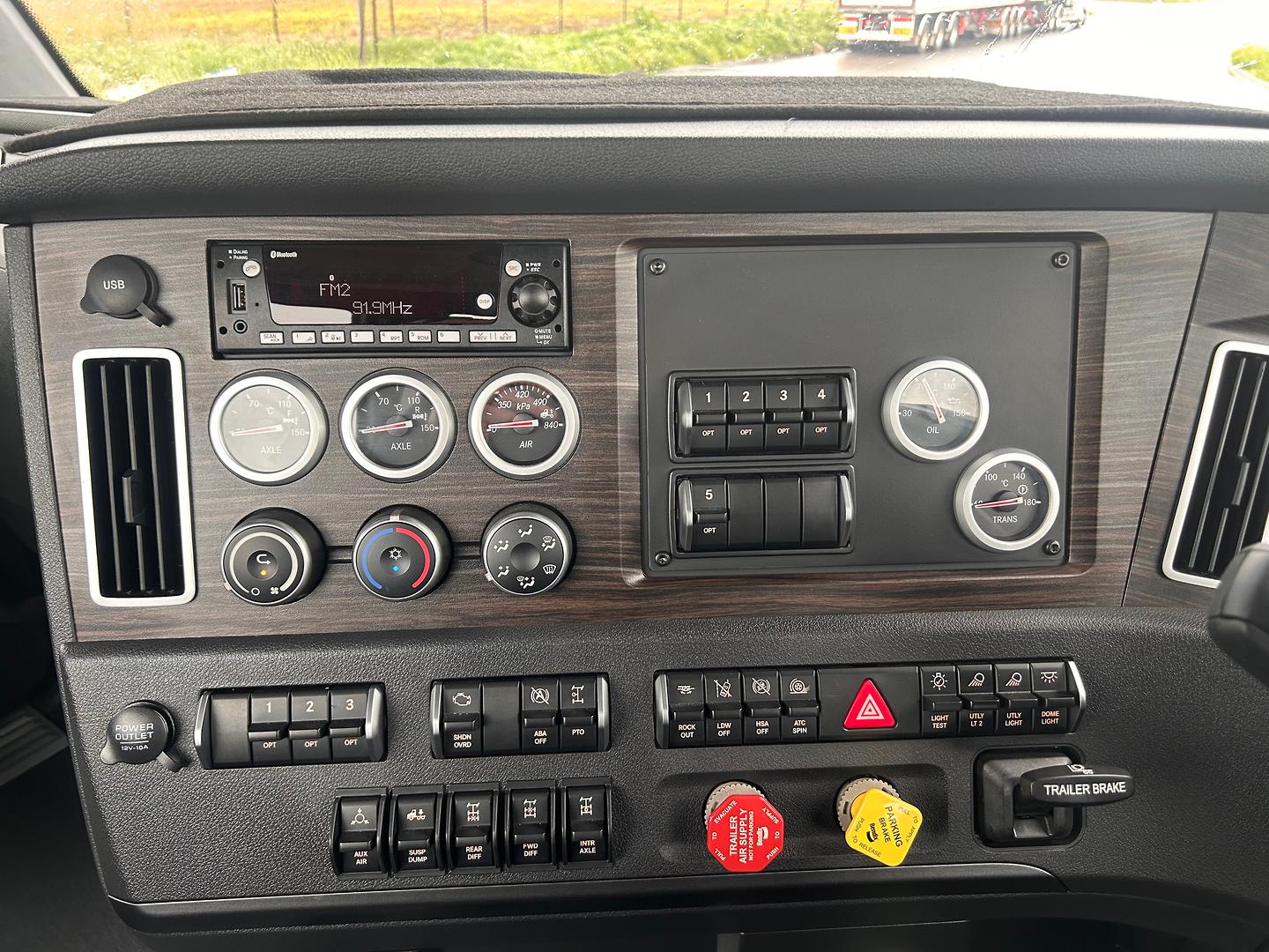 2023 Western Star 47X Perfect water truck image 10