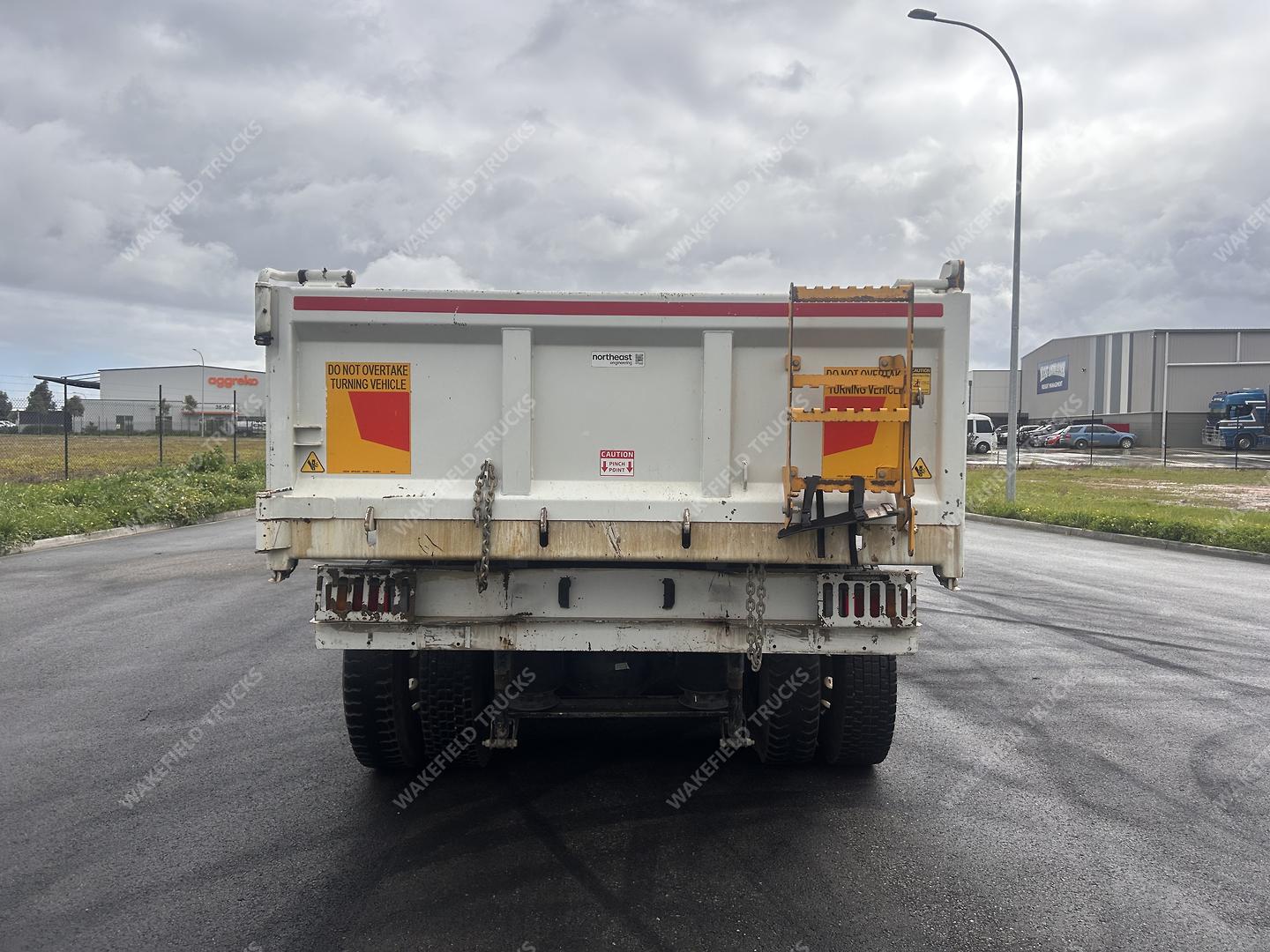 2022 Isuzu F Series FYJ300-350 Tipper image 6